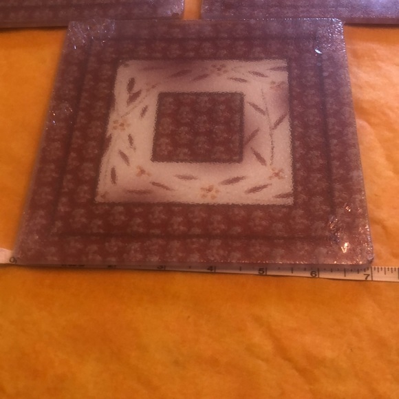 New in Wrappings Temptations Old World -  Set Of 3 Red Glass Trivets - Picture 3 of 5